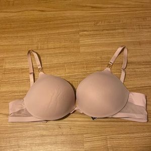 VS bra with adjustable straps!